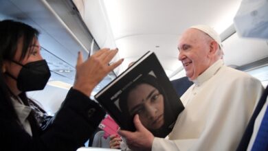 Photo of El Papa: El hombre que sea violento con una mujer es un cobarde