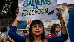 Photo of Educadores denunciaron despidos masivos en todo el país, solo en Carabobo despidieron a 2.153 docentes
