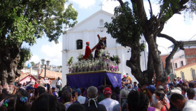 Photo of El Nazareno de Guarenas volvió a las calles arropado por la fe de sus fieles devotos