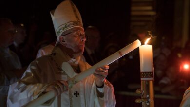 Photo of Vigilia Pascual: El Papa asegura que la luz de Dios “brilla en las tinieblas del mundo”