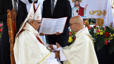 Photo of Monseñor Moronta al nuevo presbítero Edicson Acosta: “No dejes de ser testigo del amor de Dios y su Palabra”
