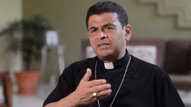 Photo of Nicaragua: Obispo Rolando Álvarez condenado a 26 años de prisión
