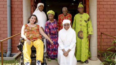 Photo of Las Pequeñas Hermanas de los Pobres en Benín: La alegría de servir a los ancianos