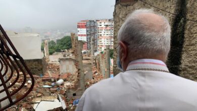 Photo of Cardenal Baltazar Porras visitó zonas afectadas por las lluvias en el 23 de Enero