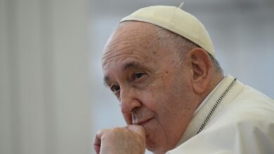 Photo of 8 razones por las que a veces experimentamos desolación, según el Papa