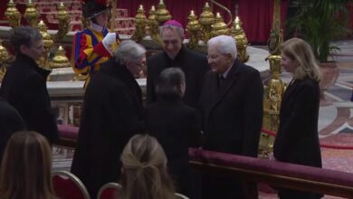 Photo of ¿A quién se le da el pésame cuando muere un Papa (y concretamente Benedicto XVI)?