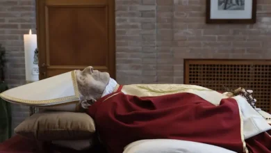 Photo of Así descansa el cuerpo de Benedicto XIV en el Vaticano