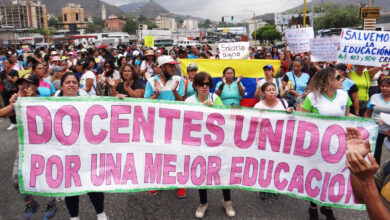 Photo of Profesor Carlos Alvarado: “Aquí no hay dinero para aumentarle a los docentes, pero sí hay para robar”
